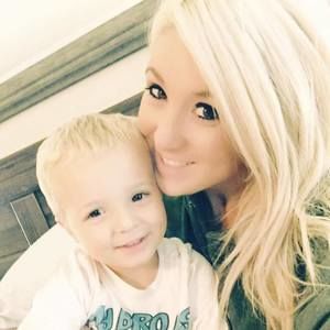 Meet your Posher, Raegan